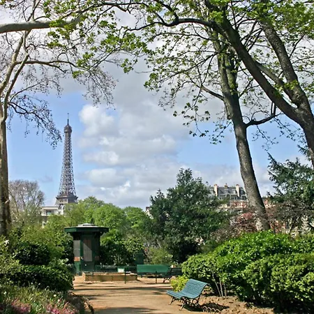Ibis Tour Eiffel Cambronne 15ème Hotel