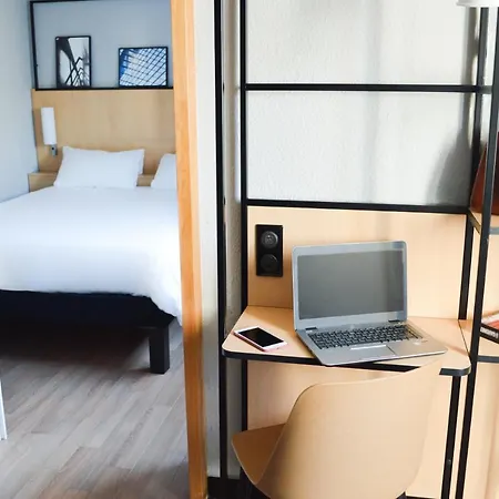 Ibis Tour Eiffel Cambronne 15eme Hotel