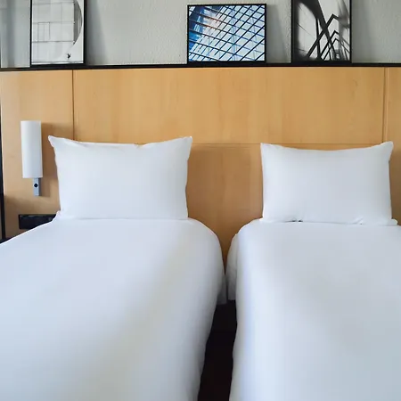 Ibis Tour Eiffel Cambronne 15eme Hotel 3*