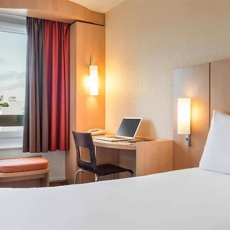 Ibis Tour Eiffel Cambronne 15eme Hotel