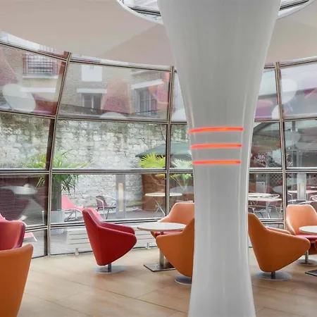 ホテル イビス トゥール エッフェル カンブロンヌ 15区 3*