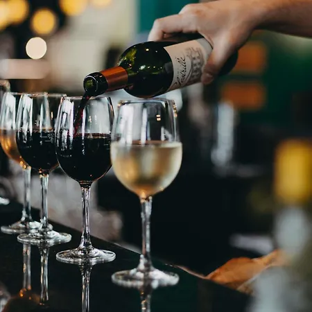 فندق أيبس تورا إيفل كامبرون اي ام اي 15 3*