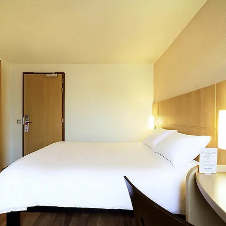 Ibis Tour Eiffel Cambronne 15eme Hotel 3*