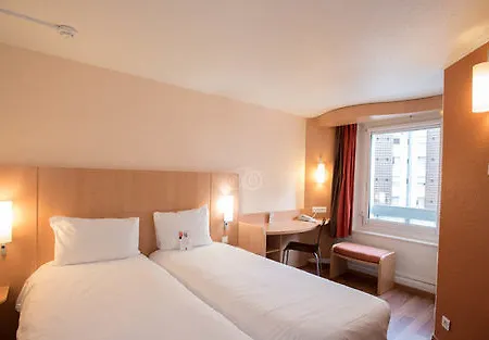 Ibis Tour Eiffel Cambronne 15eme Hotel 3*