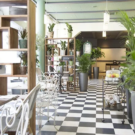 Ibis Tour Eiffel Cambronne 15eme Paříž