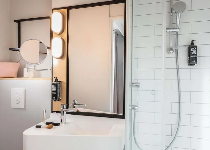 Ibis Tour Eiffel Cambronne 15eme 3* París