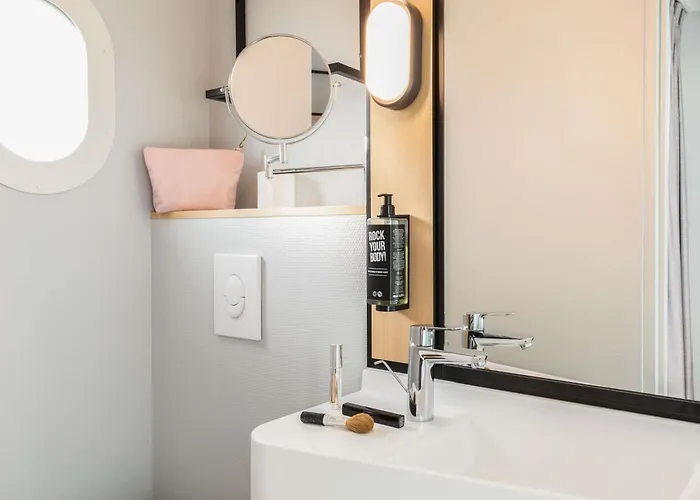 Ibis Tour Eiffel Cambronne 15eme Hotel 3*